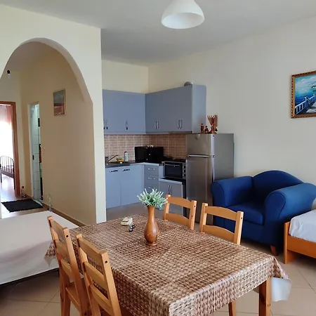 Seaview Detjoni Apartment